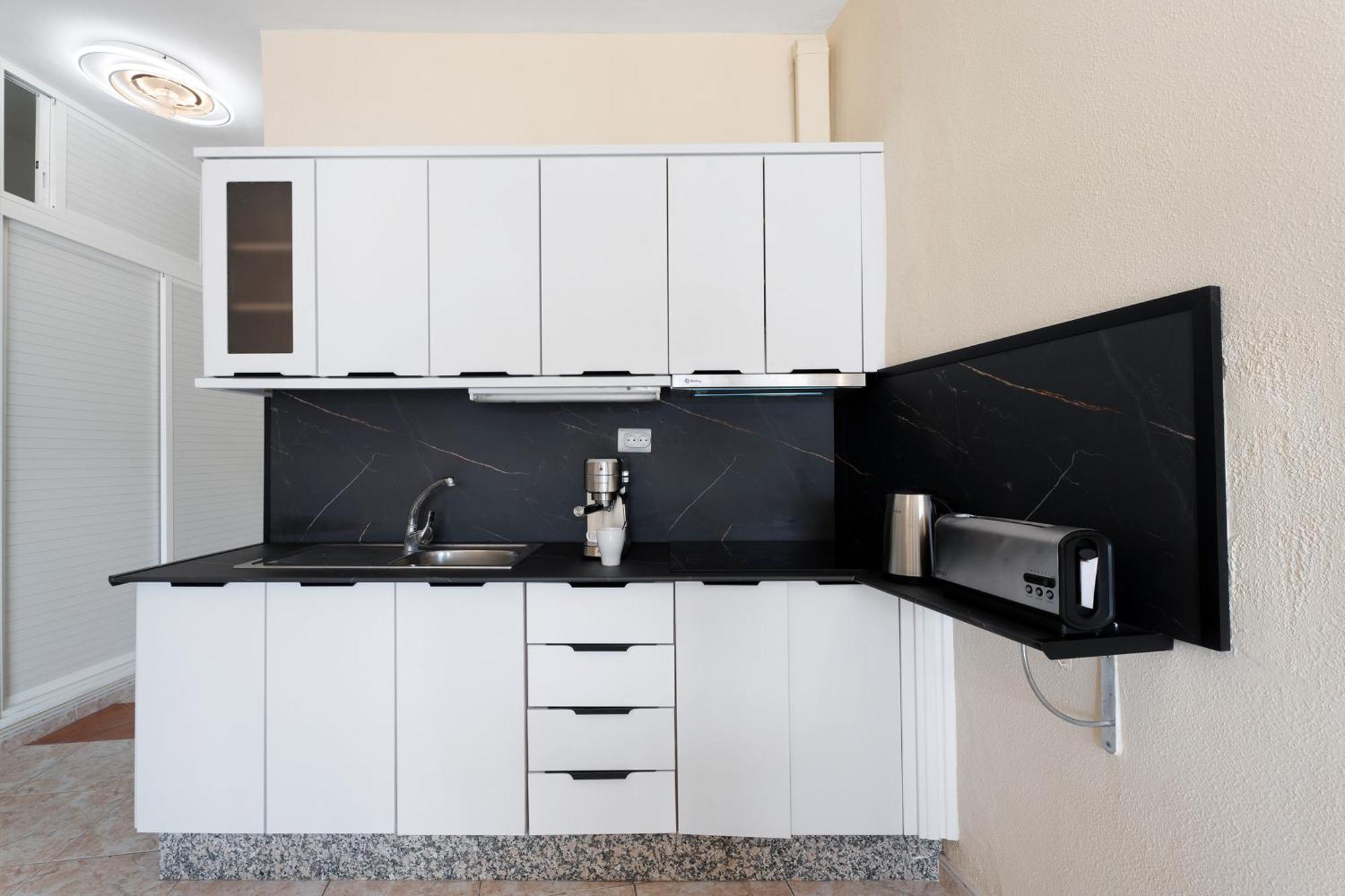 Cristianmar Frontline Sea View Apartament *